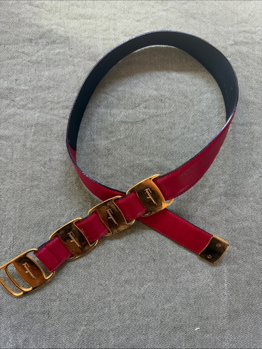 Salvatore Ferragamo Fuchsia Leather Belt with Gold Signature Links